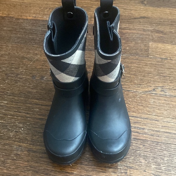 Kids Burberry rain boots - Picture 3 of 4